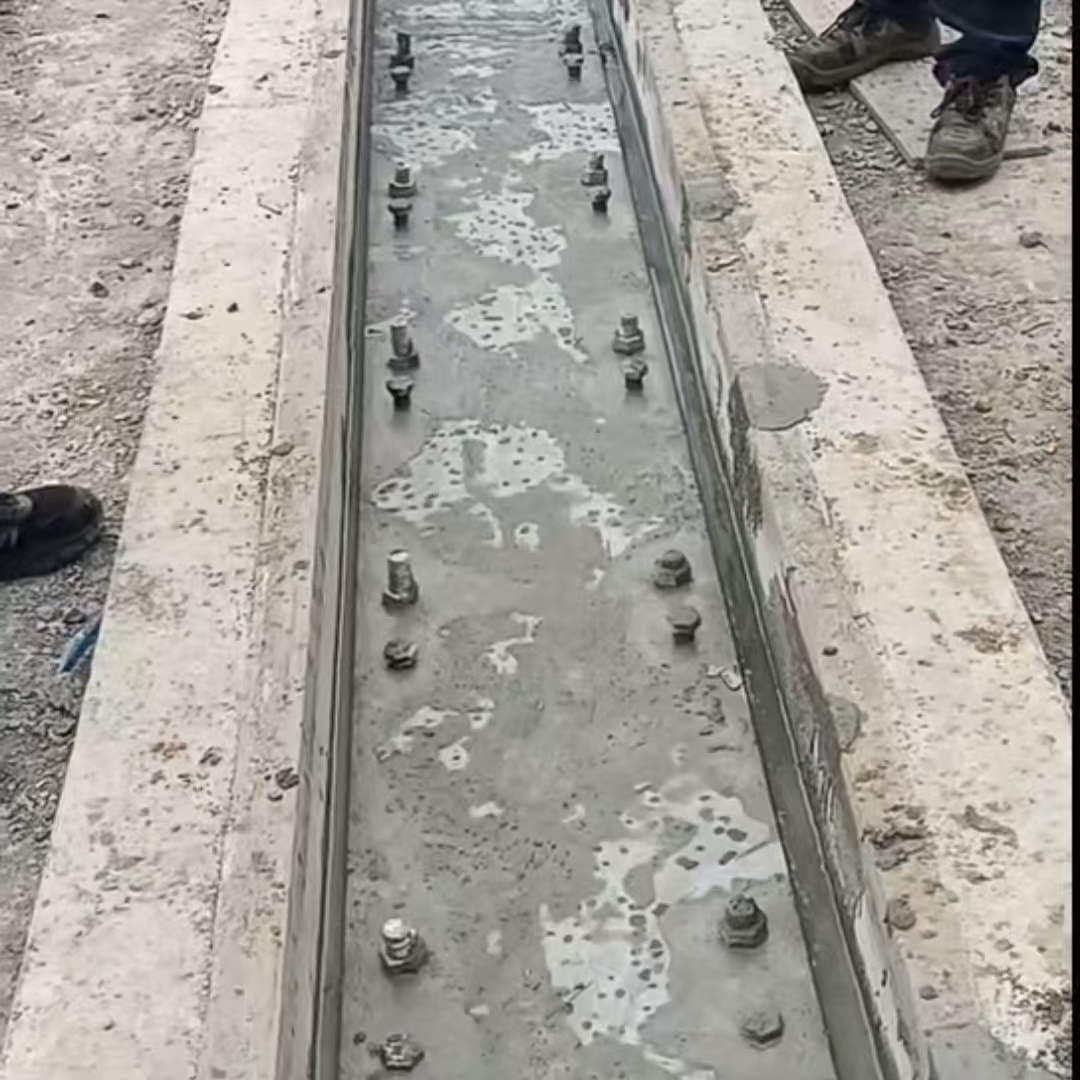 路北港口码头起重机龙门吊重型机械设备稳固用早强快凝轨道胶泥